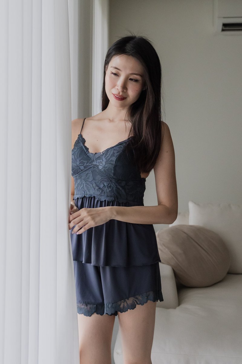 CAMELLIA Petal Lace 2Pcs Set (Stormy Gray)