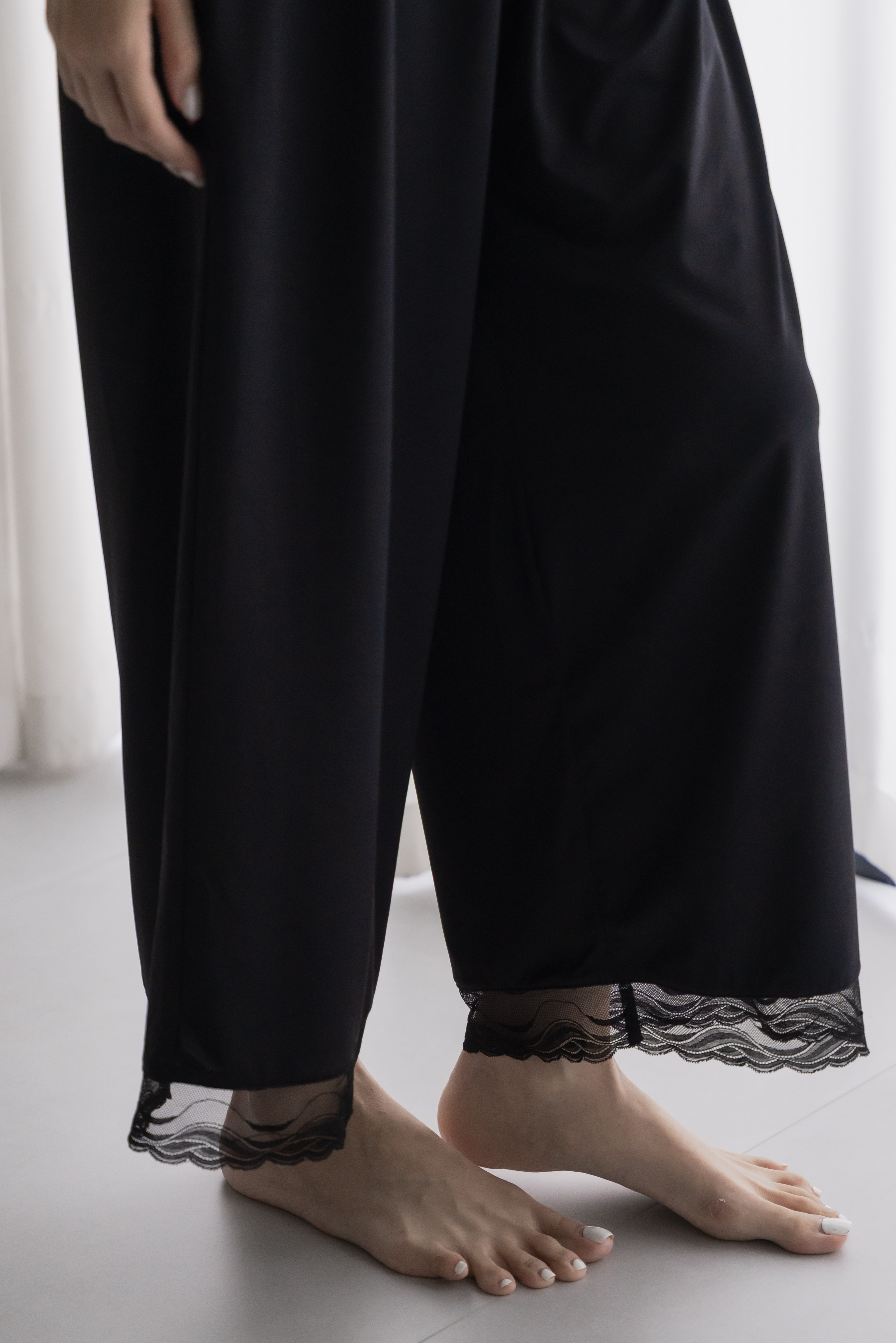 [PETITE] EMILY V Lace Neck 2Pcs Pants Set (Dusk Black)