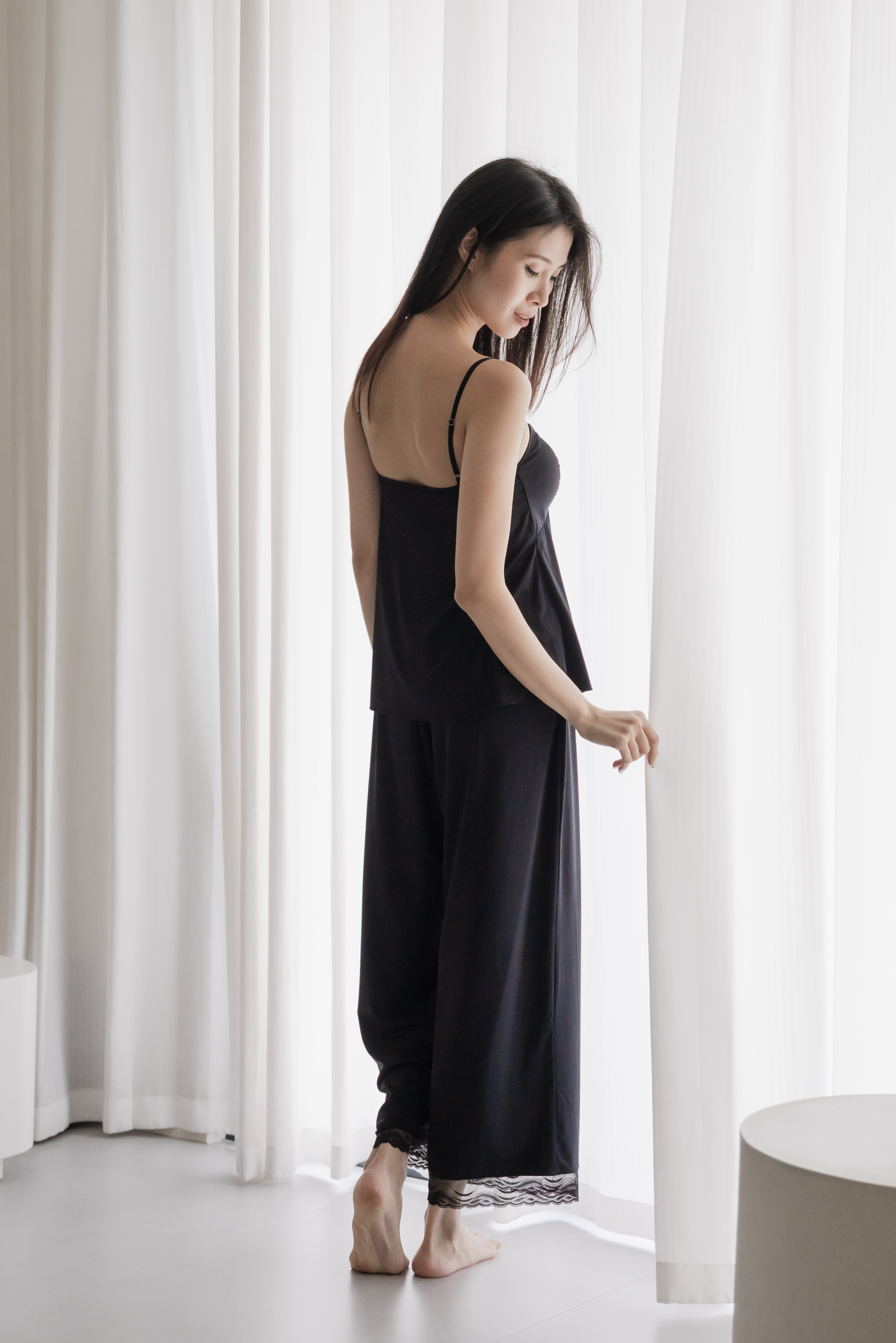 [PETITE] EMILY V Lace Neck 2Pcs Pants Set (Dusk Black)