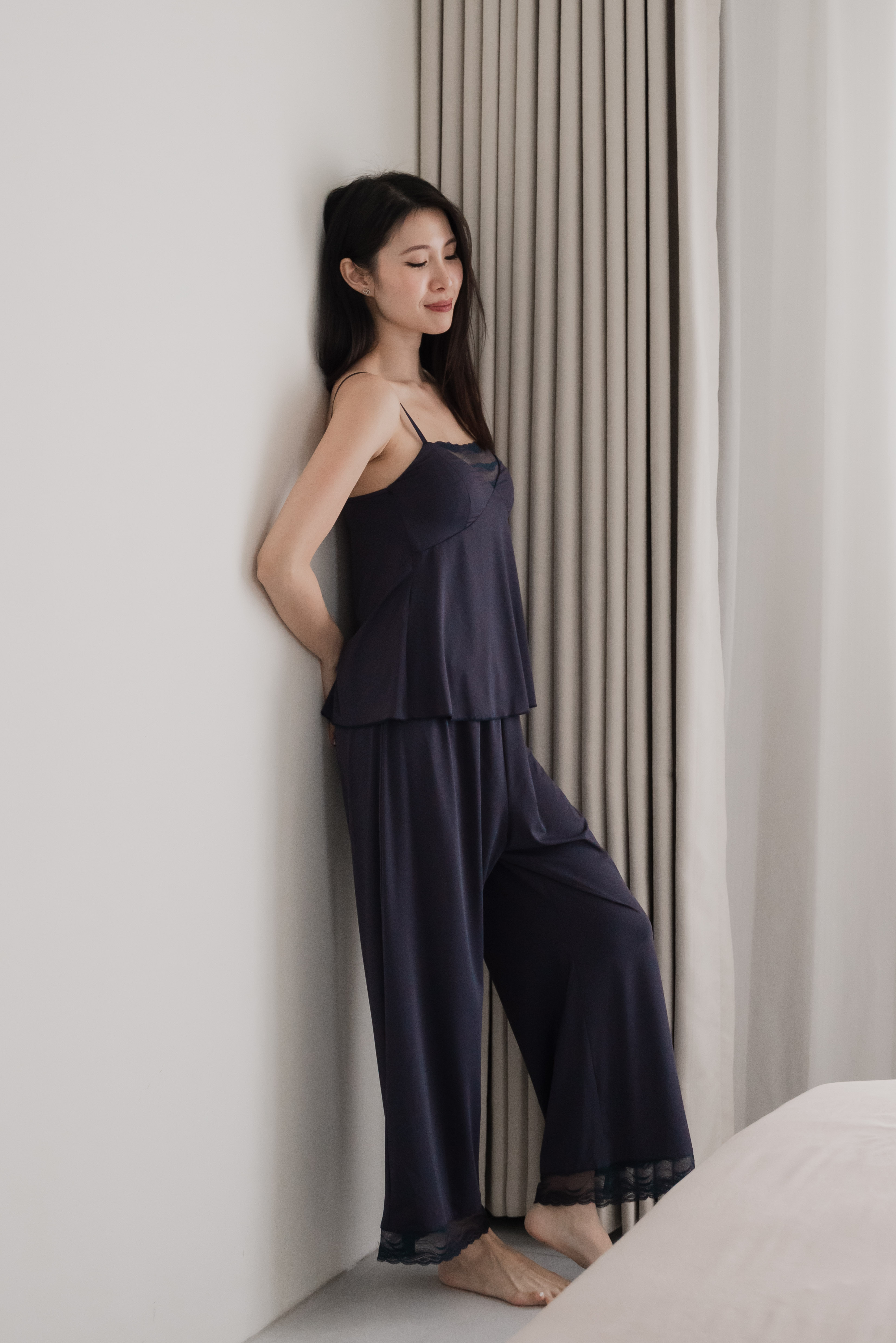 [PETITE] EMILY V Lace Neck 2Pcs Pants Set (Midnight Navy)