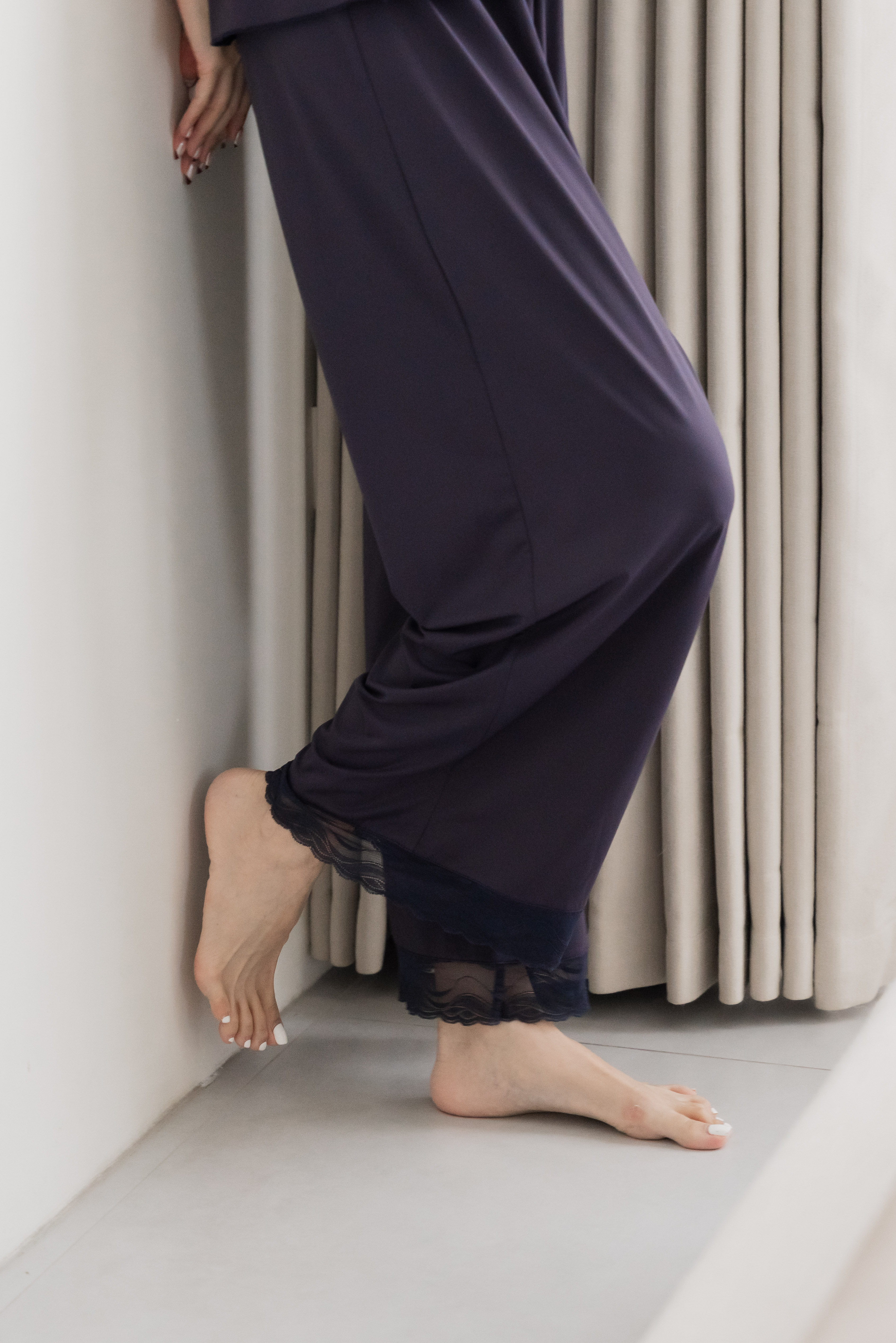 [PETITE] EMILY V Lace Neck 2Pcs Pants Set (Midnight Navy)