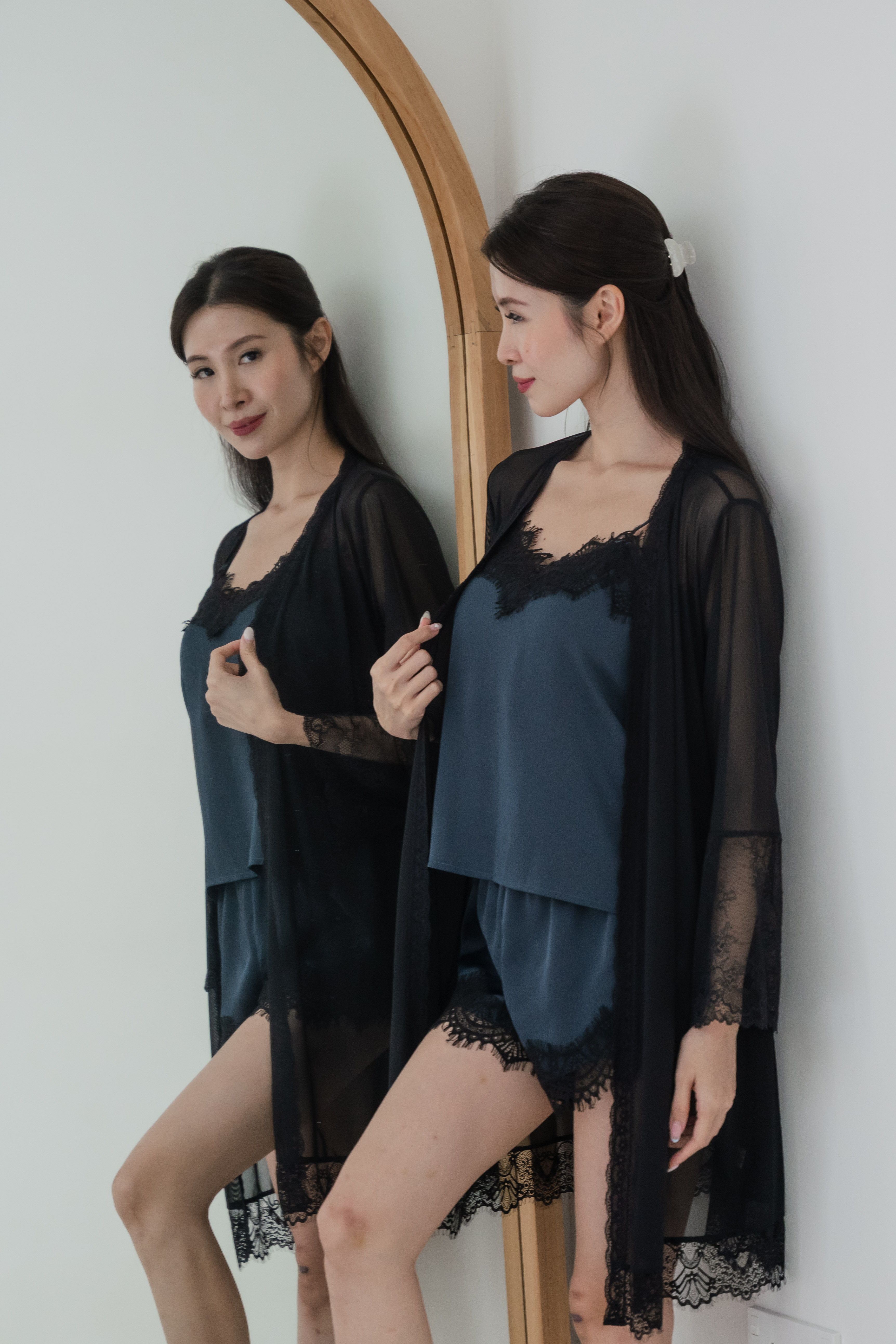 SONIA Lace Robe (Dusk Black)